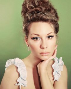 Read more about the article Sad Girl Summer: Kimberly Atwood’s Masterclass in Sunset Songwriting